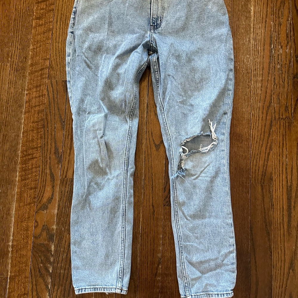 Women’s Light Blue Distressed Jeans